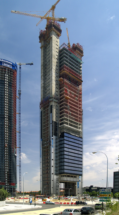 Torre Caja Madrid by Cesar Serrano