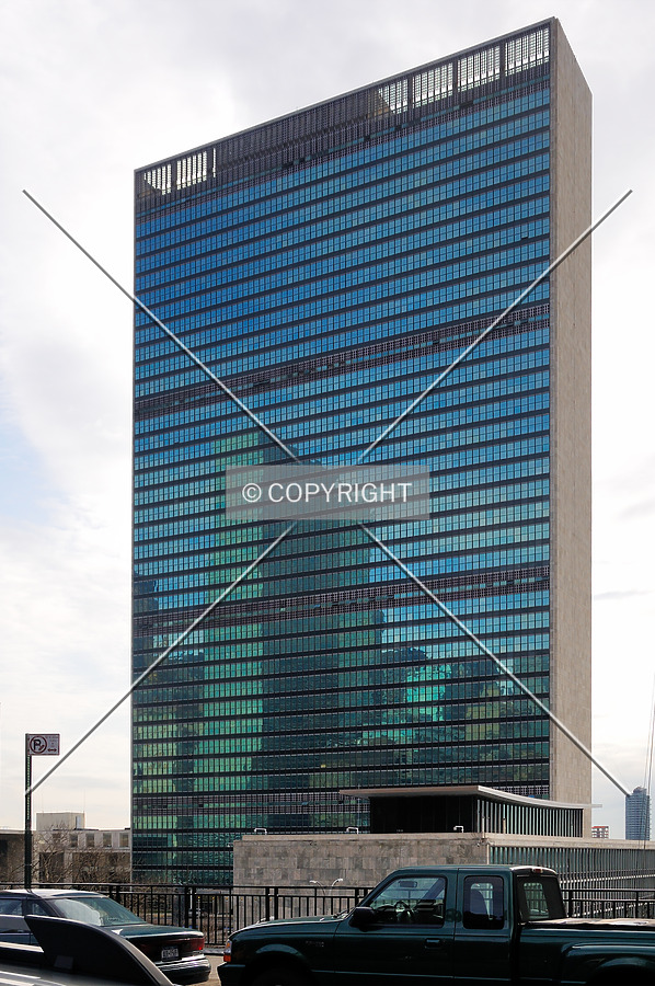 United Nations Secretariat Building by David Guija