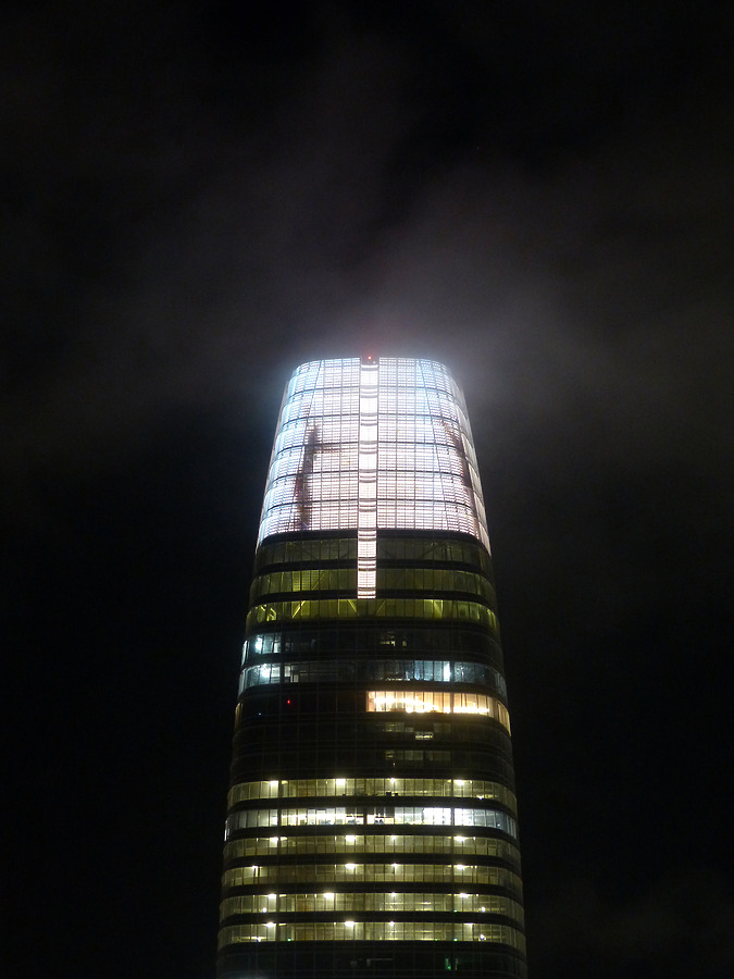 Salesforce Tower by Nate Lindsey