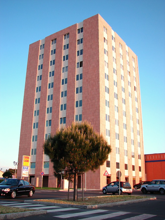 Centro Direzionale Torre 1 by Edoardo Marchetti