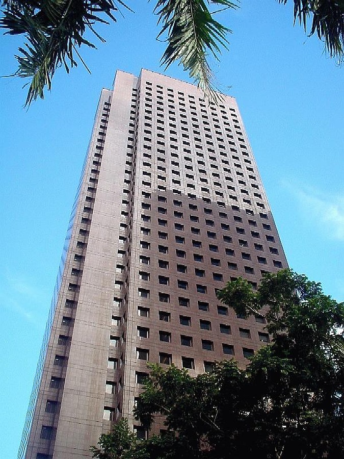 Lippo Centre by Edmund Teo