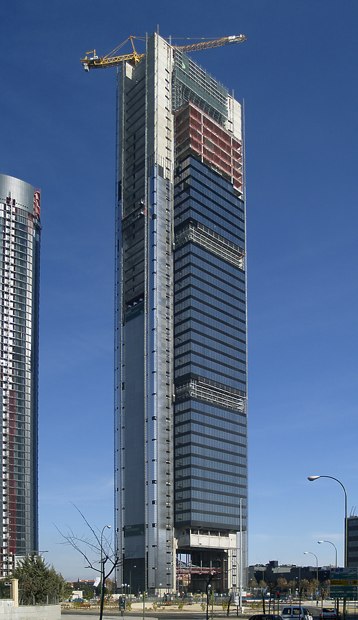 Torre Caja Madrid by Cesar Serrano