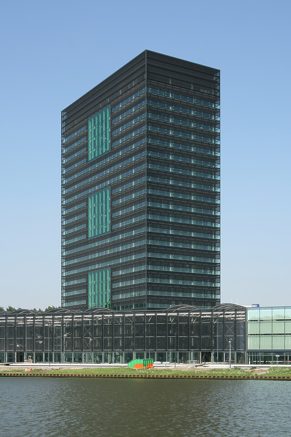 Rijkskantoor Westraven by Michiel van Dijk