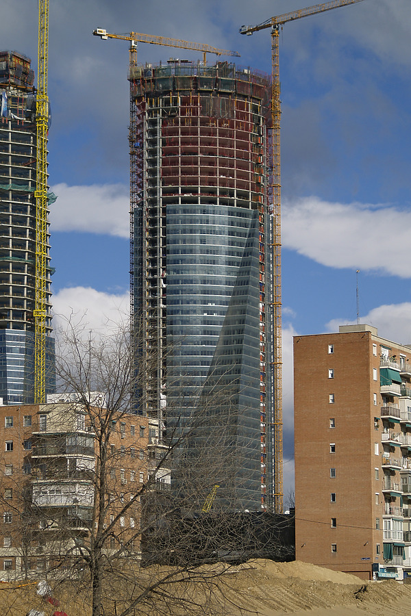 Torre Espacio by Cesar Serrano