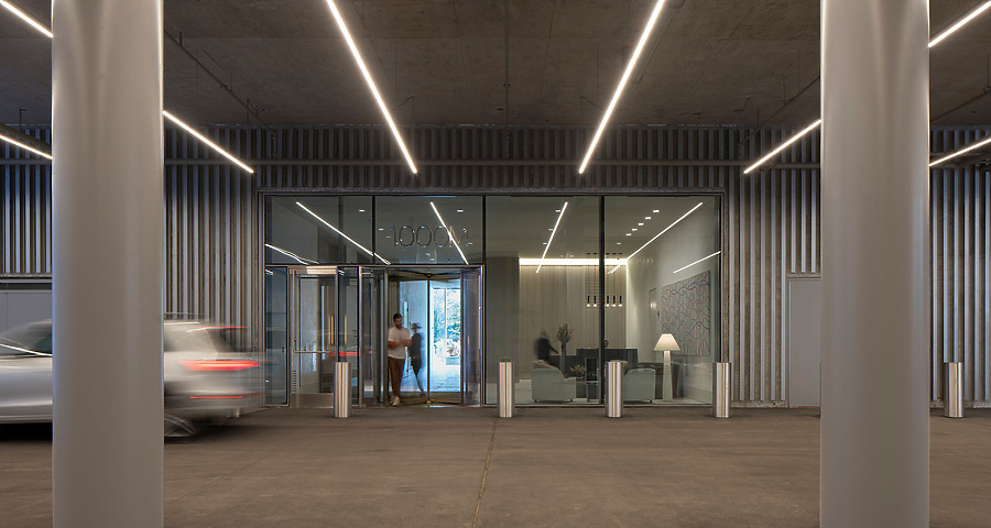 1000M by Tom Rossiter