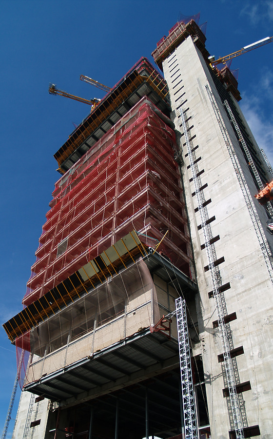 Torre Caja Madrid by Cesar Serrano