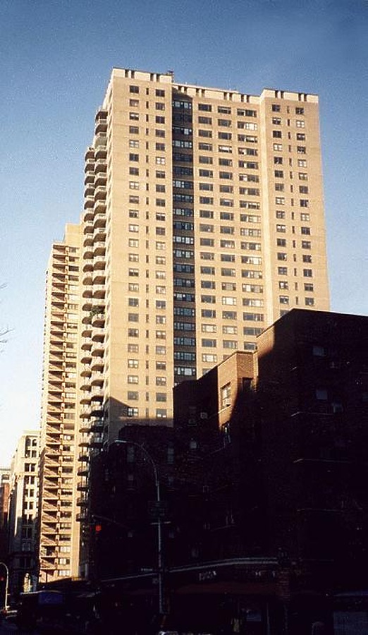 Georgetown Plaza Apartments by Nate Lindsey
