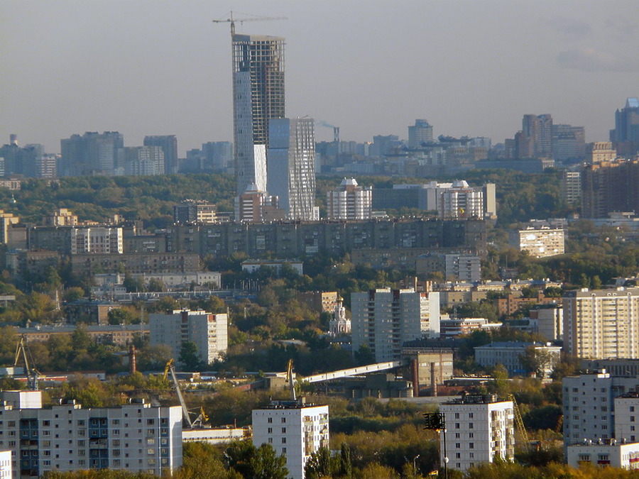 House on Mosfilmovskaya 1 by Unknown
