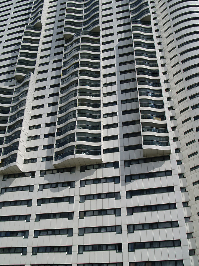 Hochhaus Neue Donau by Cesar Serrano