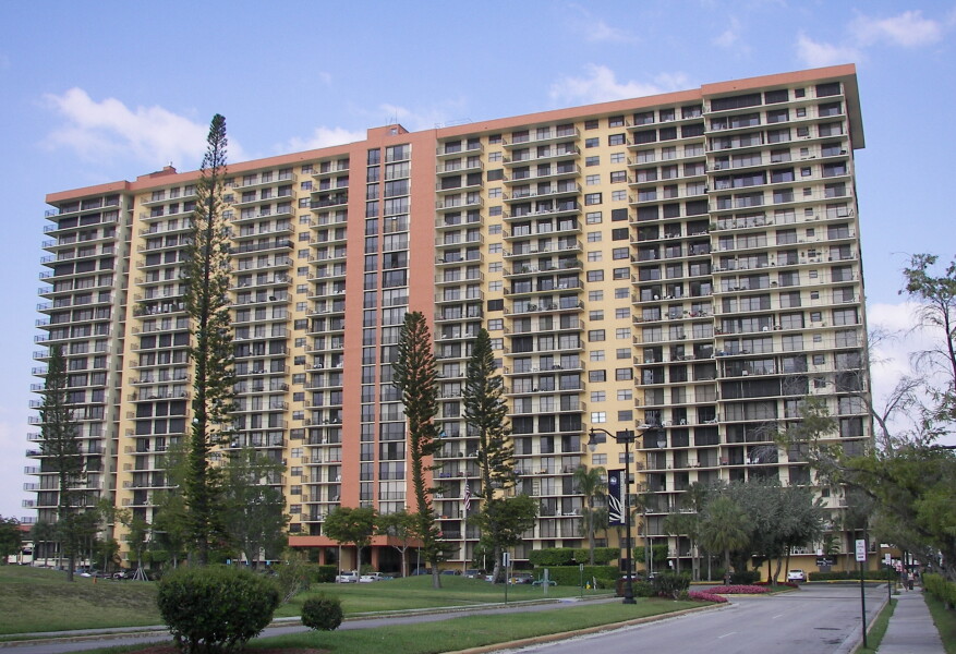 Winston Towers 700