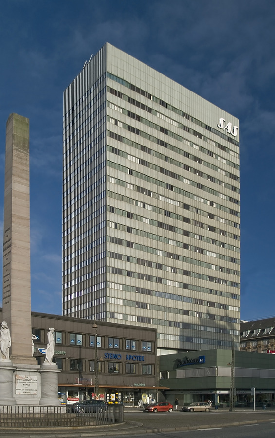 Radisson SAS Royal Hotel by Cesar Serrano