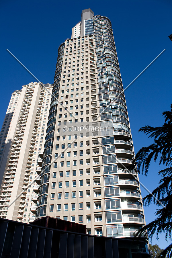 Mulieris torre Sur by Maximiliano Buono