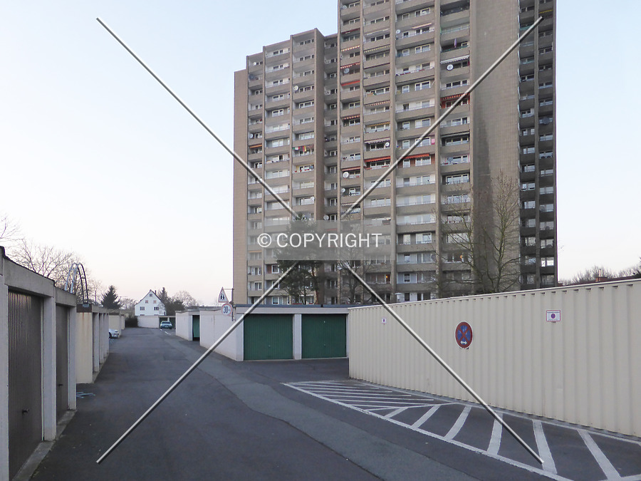 Fritz-Remy-Straße 5-7 by Nephilim