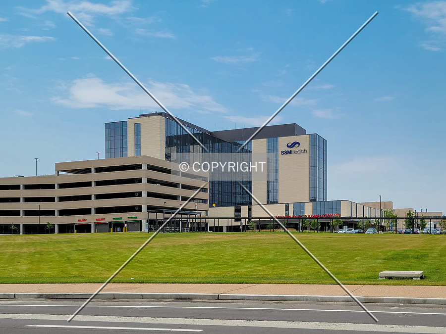 SSM Saint Louis University Hospital Tower by Ryan Hildebrand