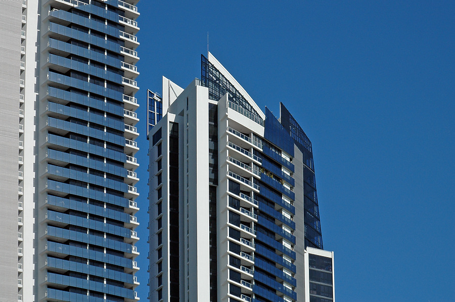 Circle on Cavill South Tower by John Bek