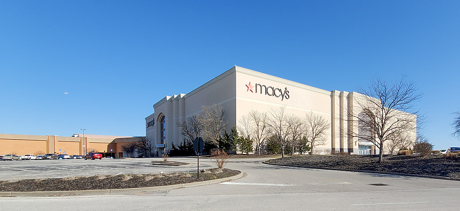 Chesterfield Mall by Ryan Hildebrand