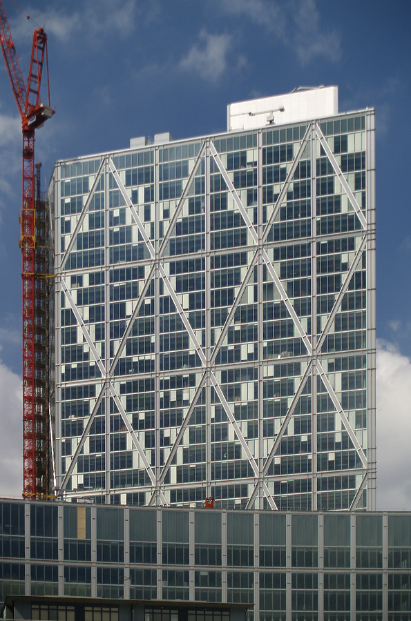 The Broadgate Tower by Cesar Serrano