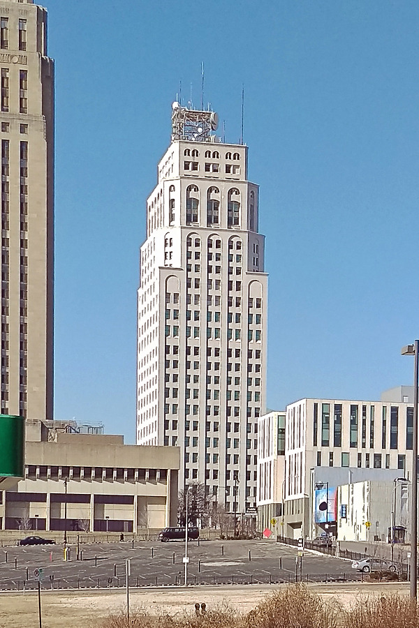 Oak Tower Building by Ryan Hildebrand