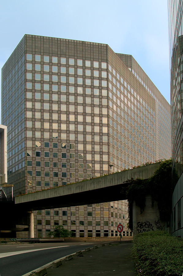 Tour Voltaire by Cesar Serrano