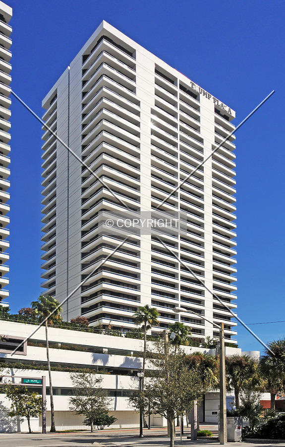 Trump Plaza I by Jorge Molina