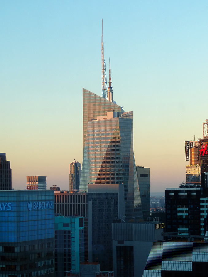 Bank of America Tower by Nate Lindsey
