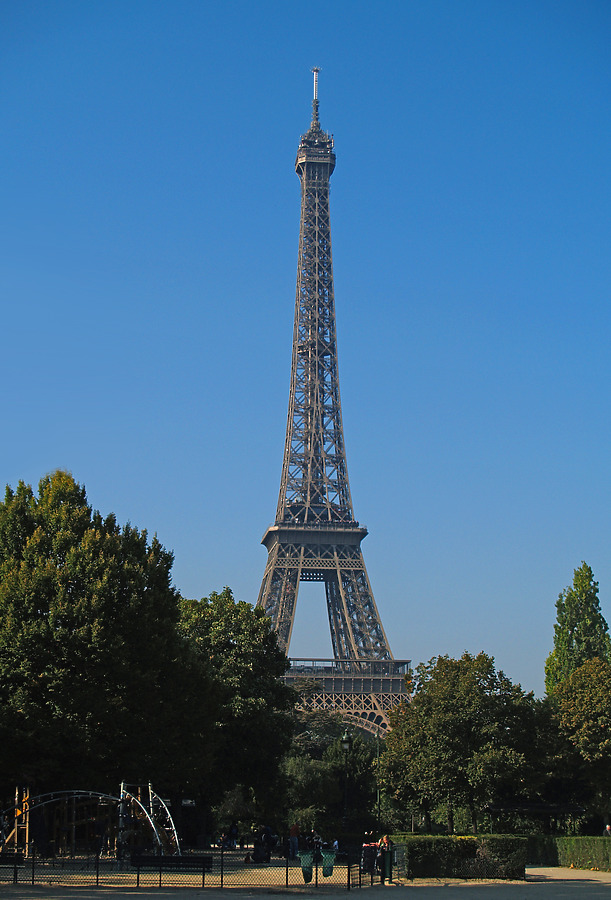 Tour Eiffel by Cesar Serrano