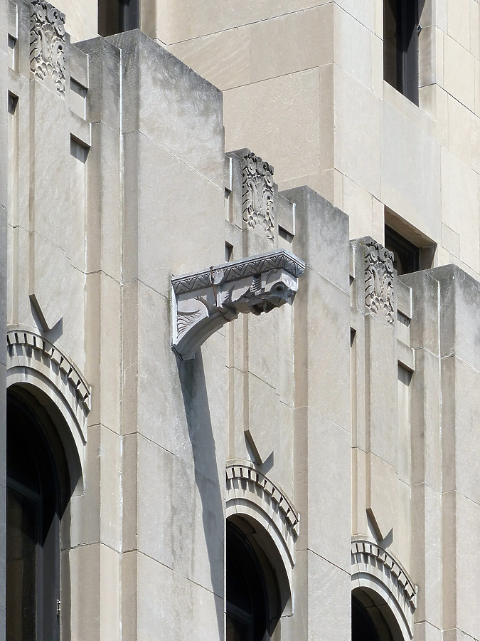 PNC Bank Building by Nate Lindsey