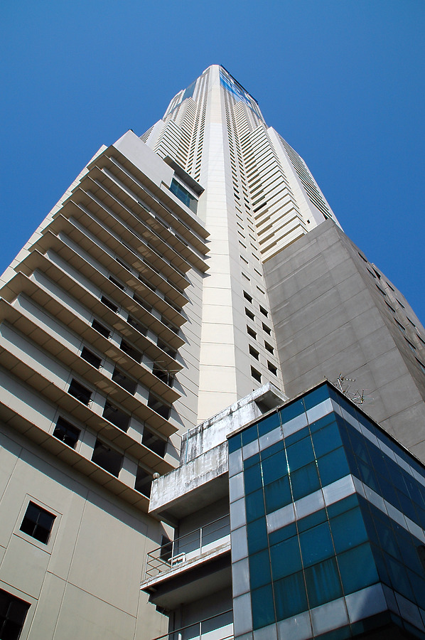 Baiyoke Tower II by John Bek