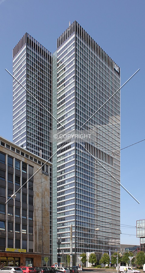 City-Hochhaus by Emmanuel D.