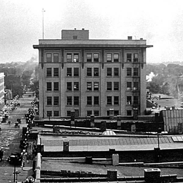 Peoples Bank Building by Library of Congress, Prints and Photographs Division, Haines Photo Co.