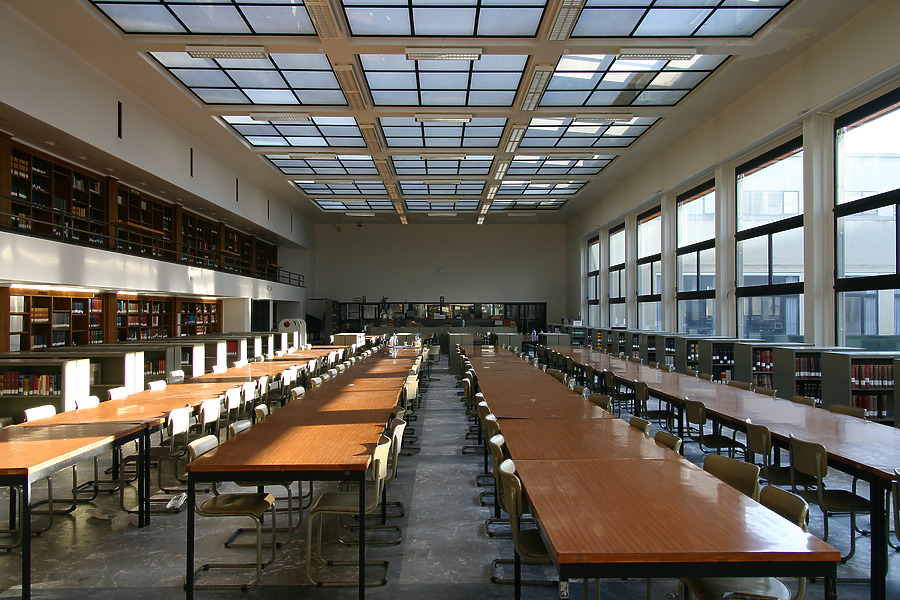 Centrale Universiteitsbibliotheek by Michiel van Dijk