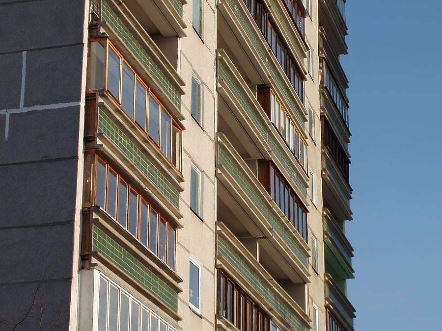 Vienibas gatve 168 by Laurijs Svirskis