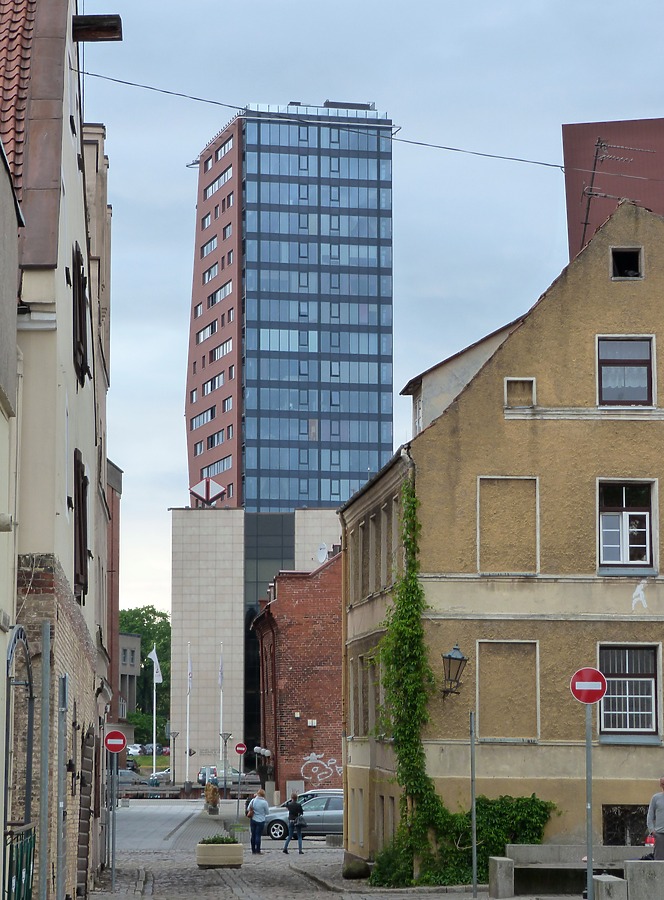 D Tower by Judikaël Ninon