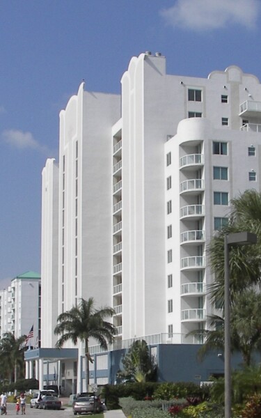 Marina Bay Club