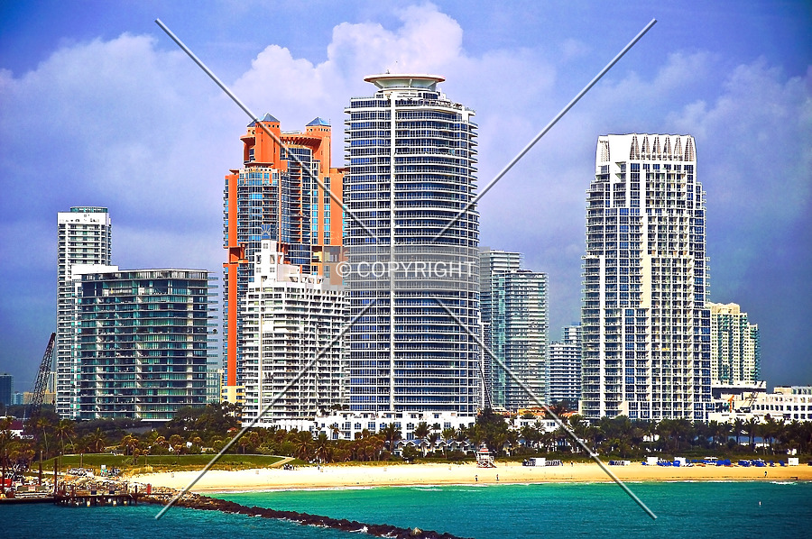 Continuum on South Beach, South Tower by Jorge Molina