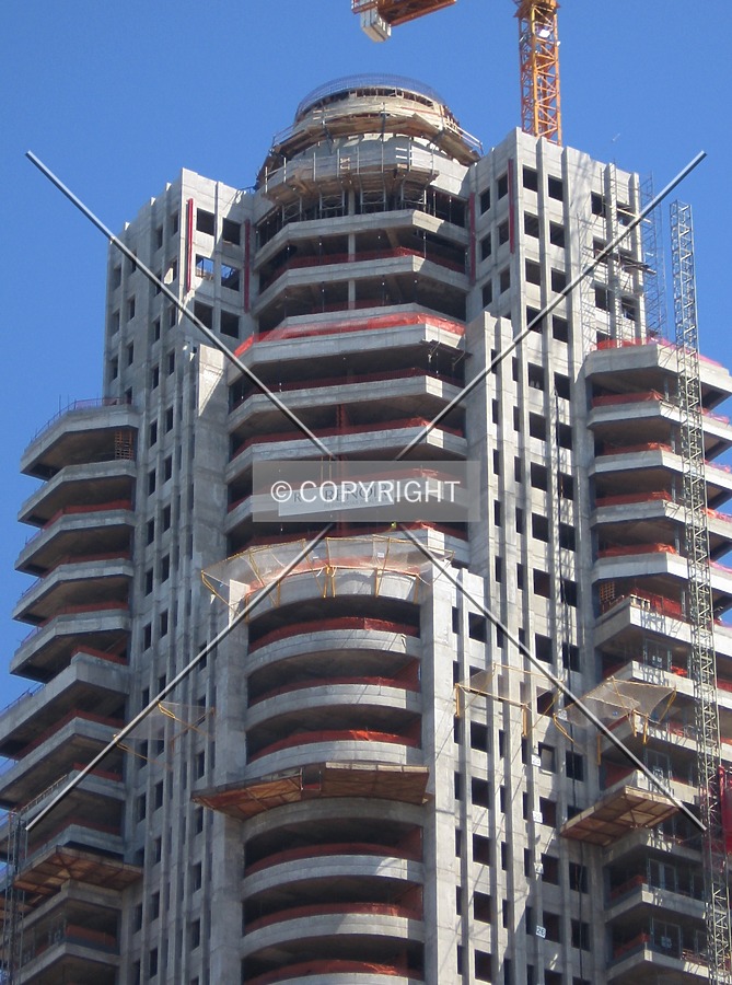 Torre Renoir 1 by Maximiliano Buono