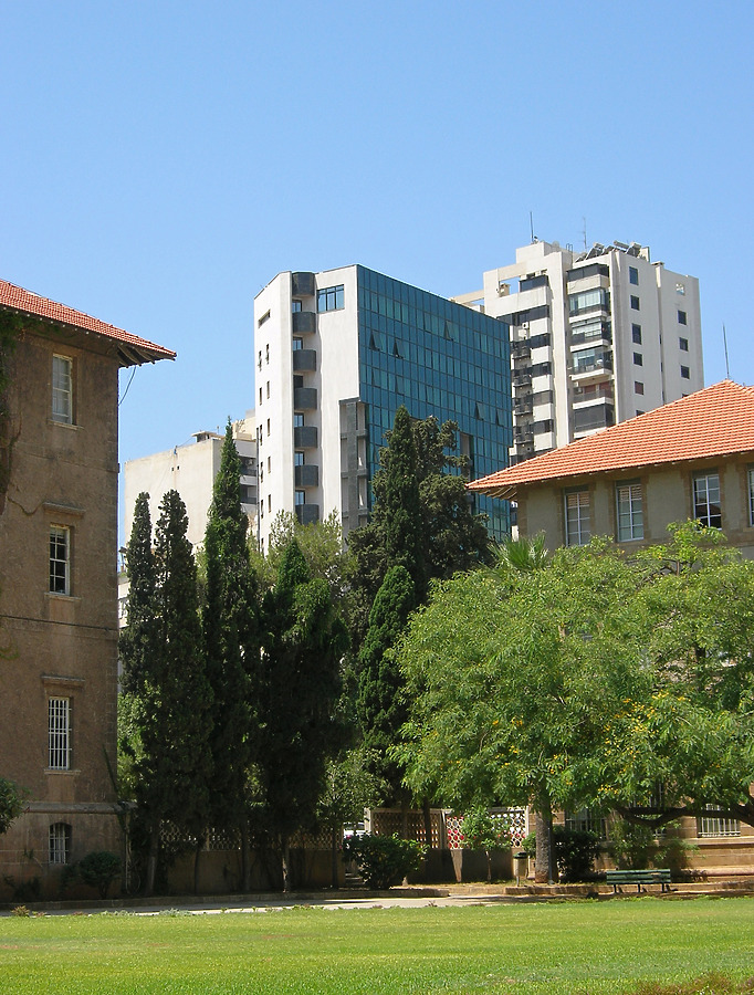 Breakers Building by Nareg Karamanoukian