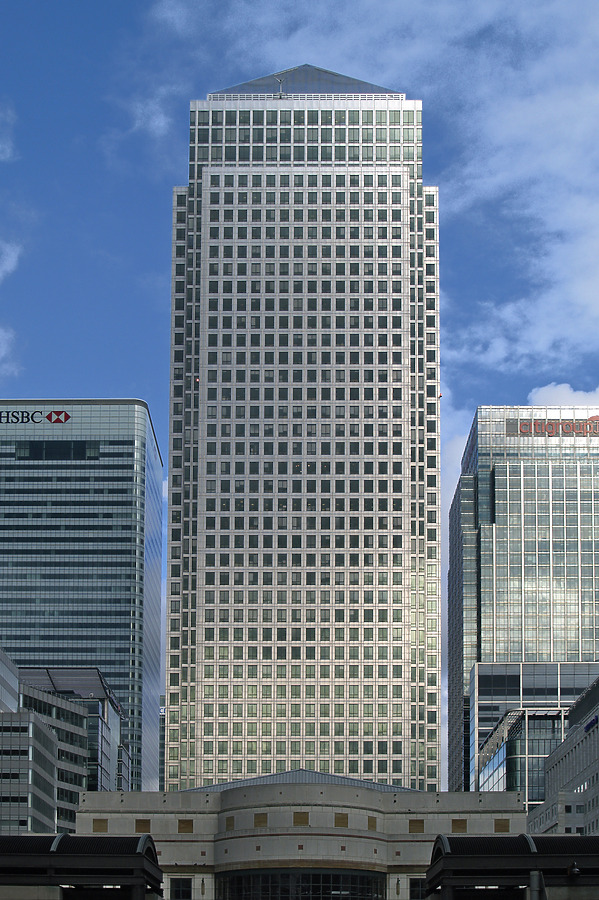 One Canada Square by Cesar Serrano