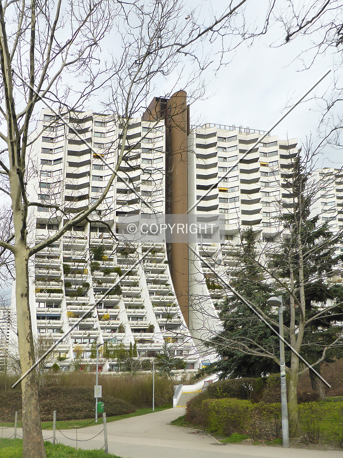 Wohnpark Alterlaa - Block B1-B2 by Nephilim