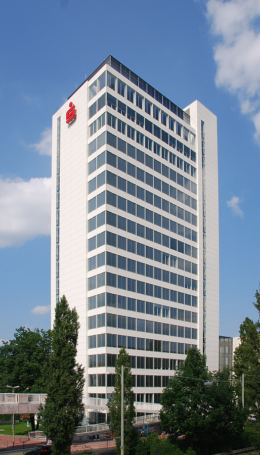 Sparkassen Informatik Hochhaus by Huopa