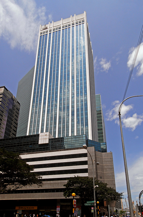 Hong Leong Finance Building by Horst Kiechle