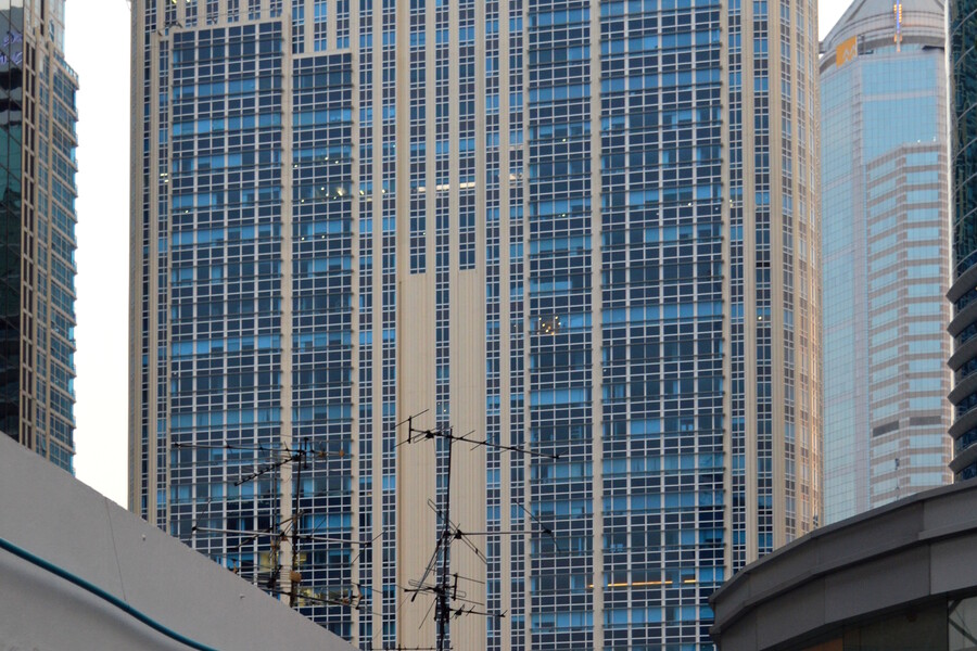Plaza Athénée Office Tower