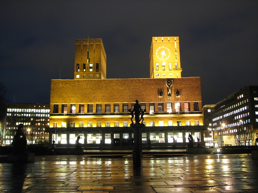 Oslo rådhus by Kjetil Balog