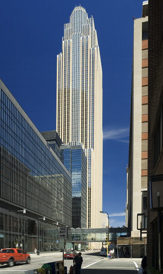 Wells Fargo Center by Pavel Toczynski