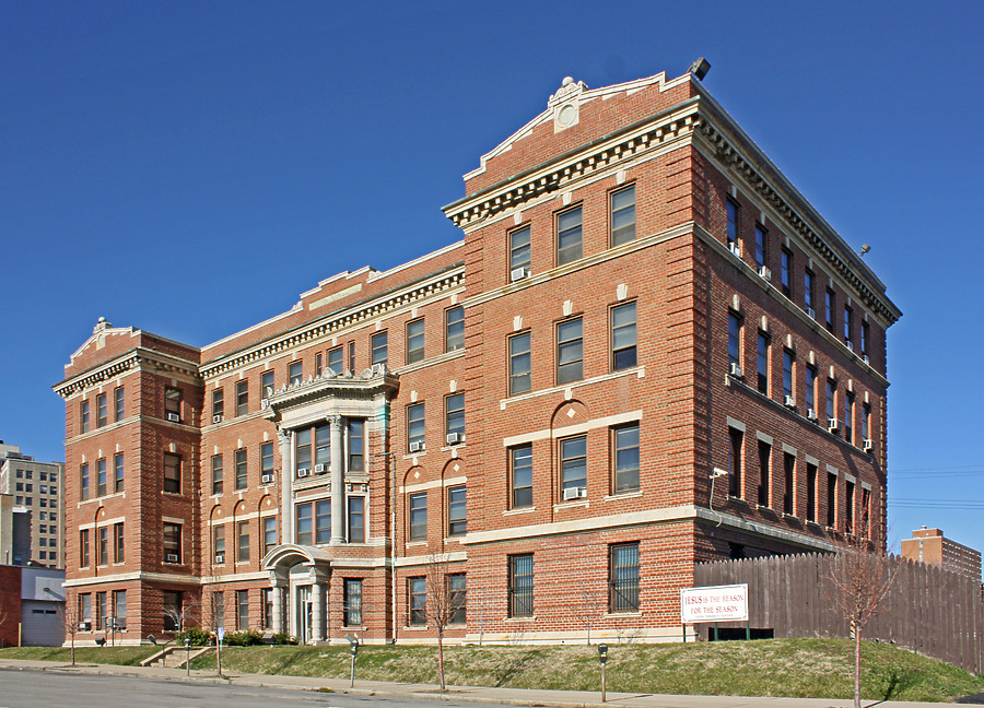 3427 Washington Avenue by Ryan Hildebrand