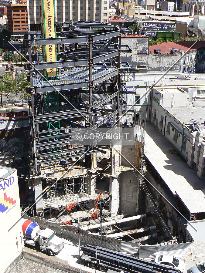 Plaza Residences by Luis Ibáñez