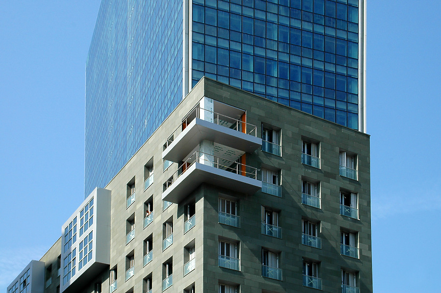Isozaki Atea I by John Bek