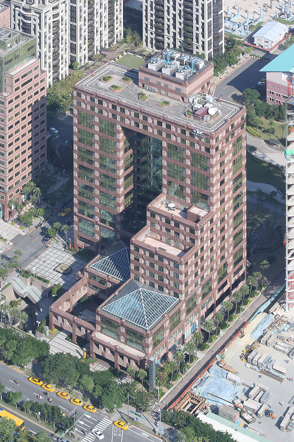Exchange Square 2 by Michiel van Dijk