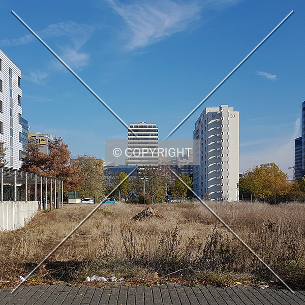 Lyoner Straße 19 by Nephilim