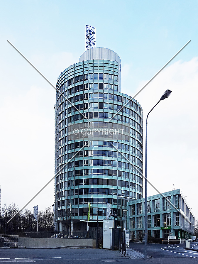 Taunus Tower by Nephilim